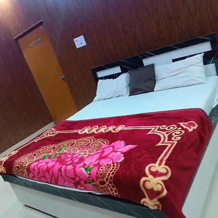 Готель La Ayodhya Residency Екстер'єр фото