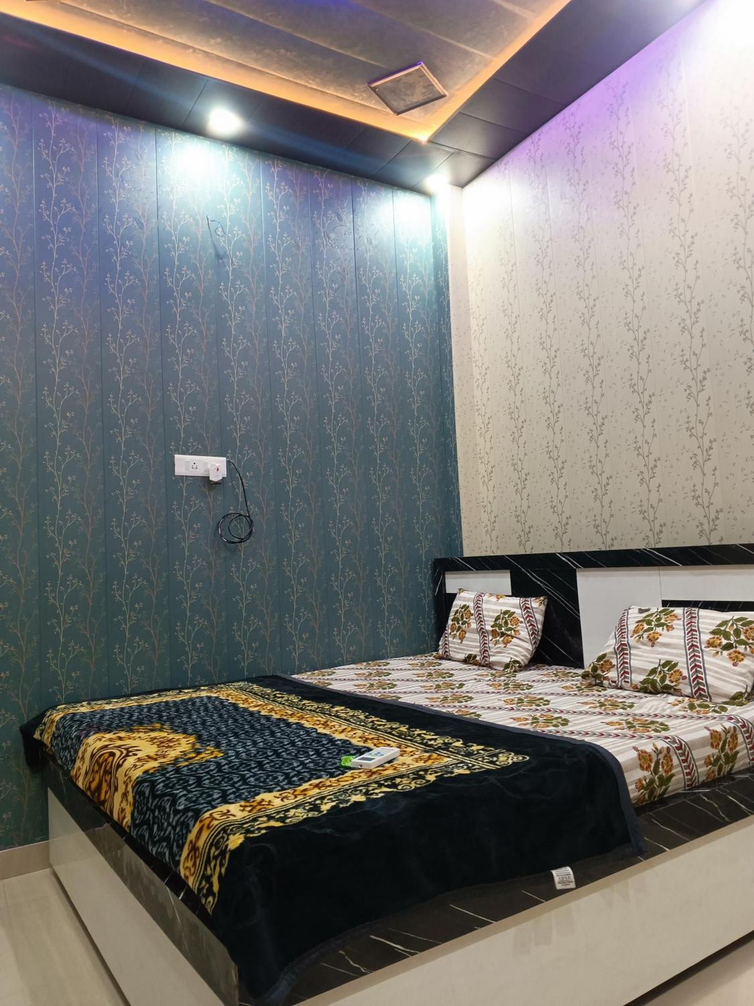 Готель La Ayodhya Residency Екстер'єр фото