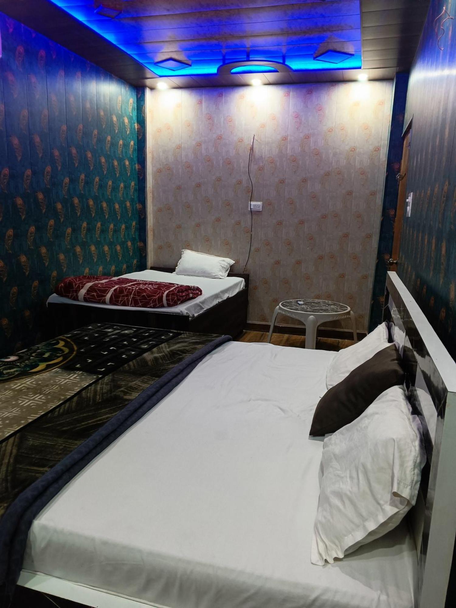 Готель La Ayodhya Residency Екстер'єр фото