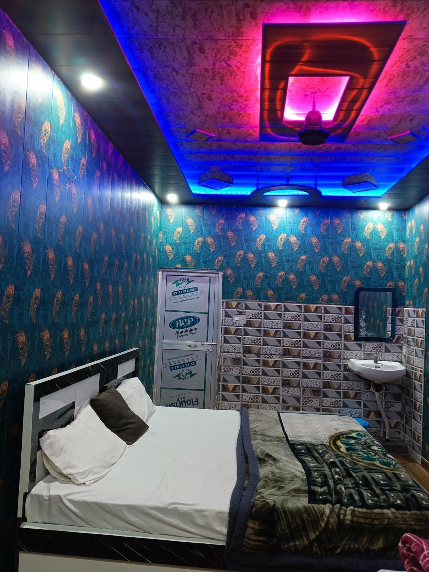 Готель La Ayodhya Residency Екстер'єр фото